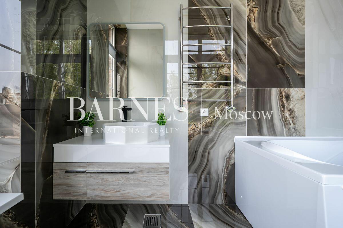 2-этажный коттедж 220 м² с отделкой