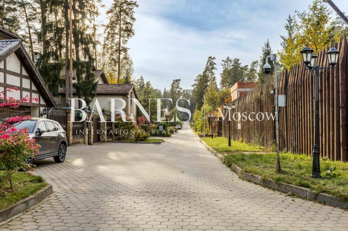 2-этажный коттедж 520 м² без отделки