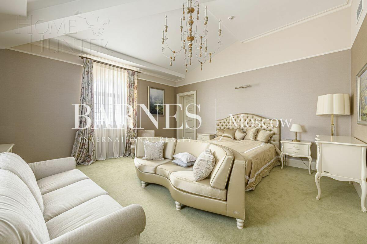 2-этажный коттедж 2 400 м² с отделкой
