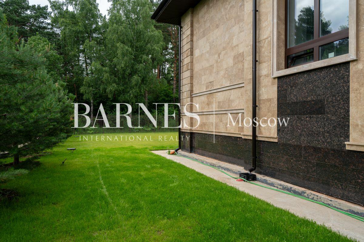 2-этажный коттедж 596 м² без отделки