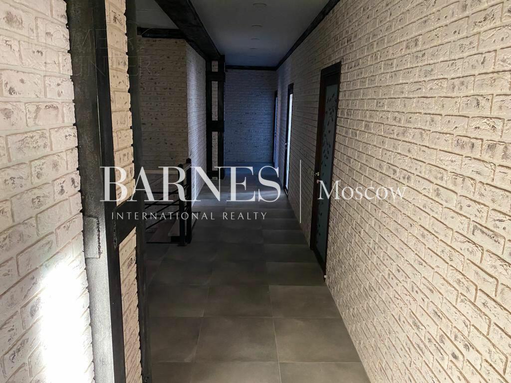 2-этажный коттедж 650 м² с отделкой