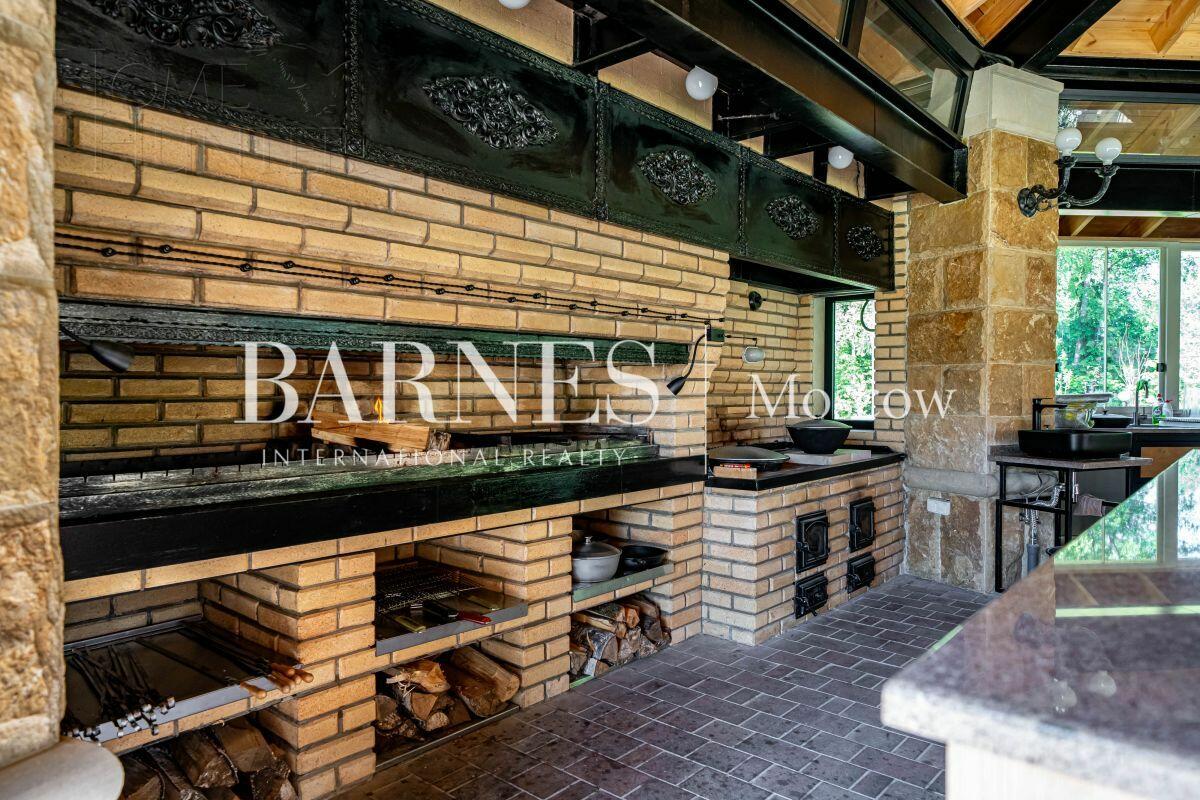 2-этажный коттедж 2 800 м² без отделки