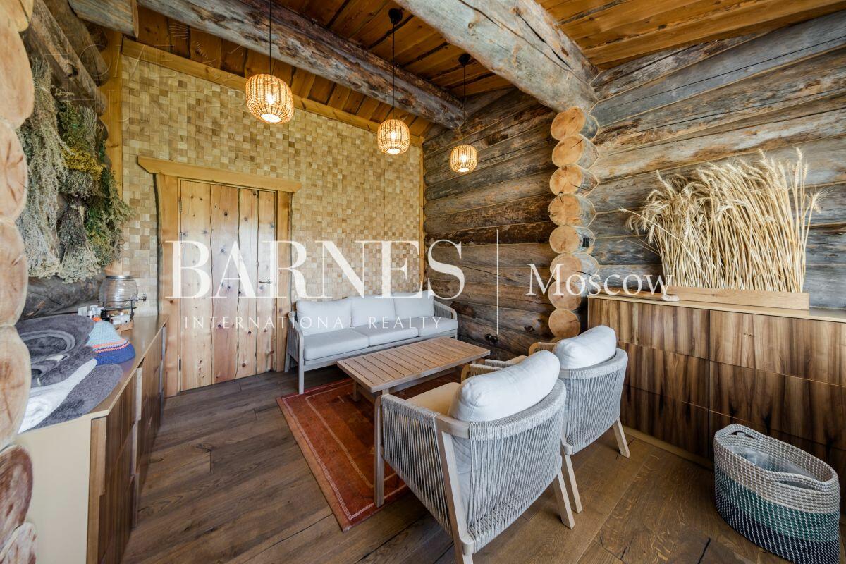 3-этажный коттедж 550 м² с отделкой