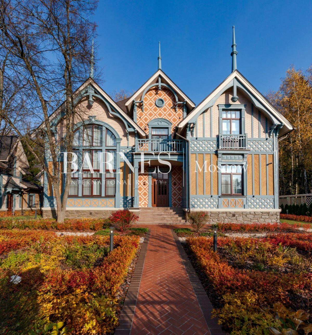 2-этажный коттедж 424 м² с отделкой