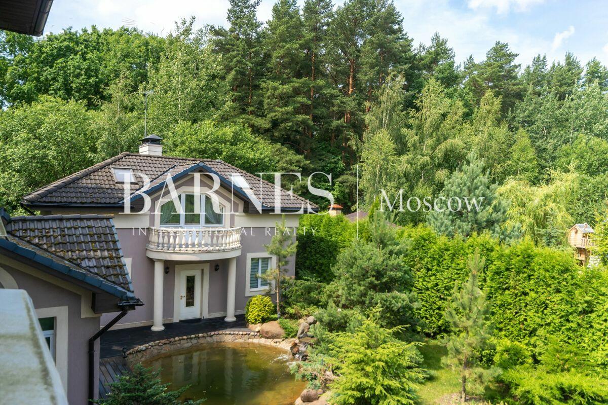 3-этажный коттедж 1 162 м² с отделкой