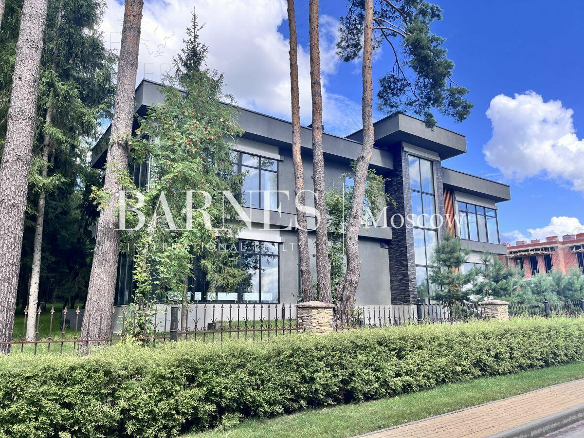 2-этажный коттедж 720 м² с отделкой