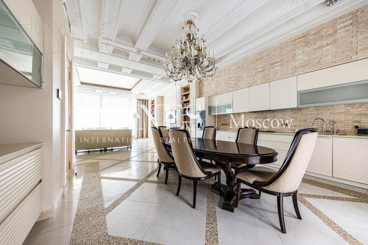 3-этажный таунхаус 430 м² с отделкой