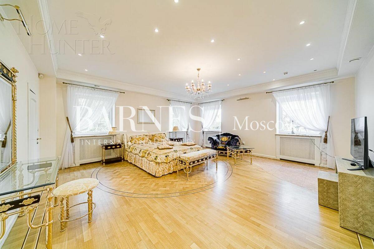 3-этажный коттедж 740 м² с отделкой