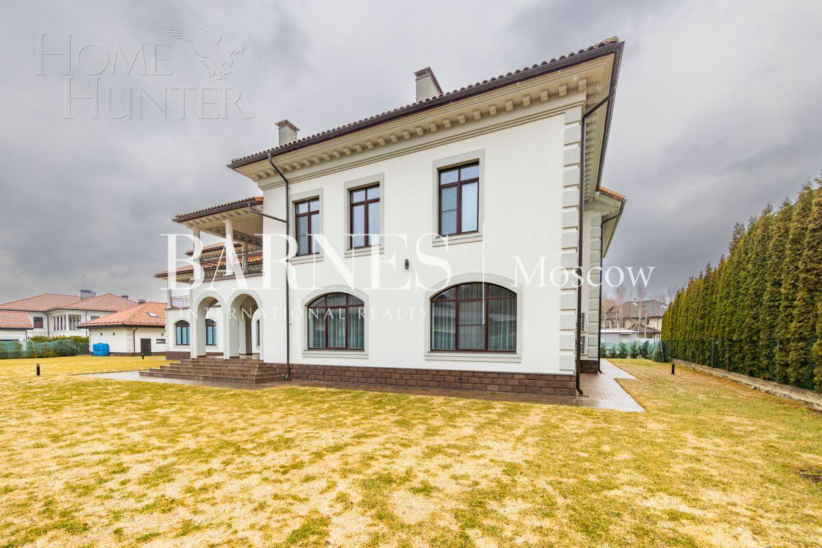 2-этажный коттедж 1 327 м² с отделкой