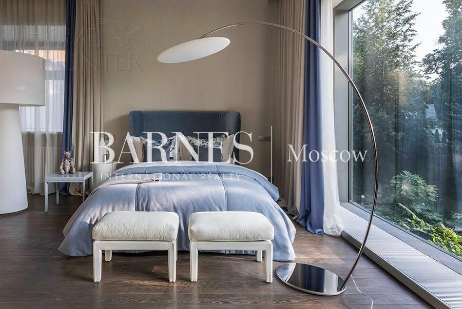 3-этажный коттедж 750 м² с отделкой