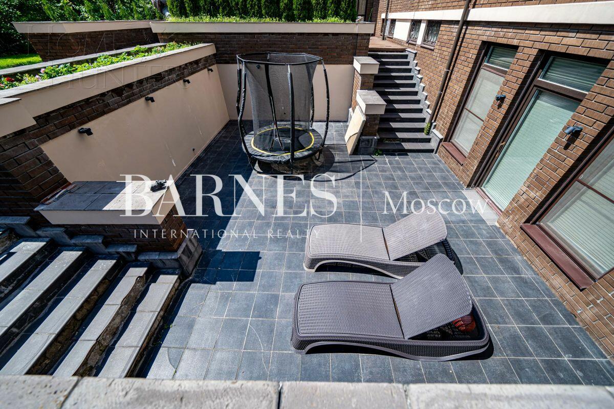 2-этажный коттедж 550 м² с отделкой