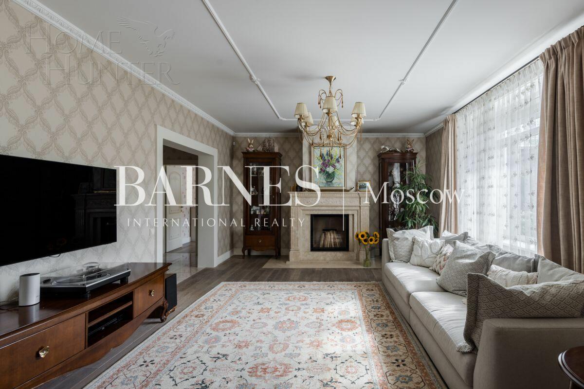 3-этажный коттедж 550 м² с отделкой