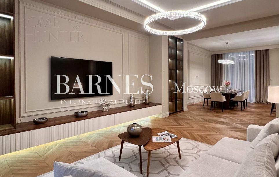 3-этажный таунхаус 287 м² с отделкой