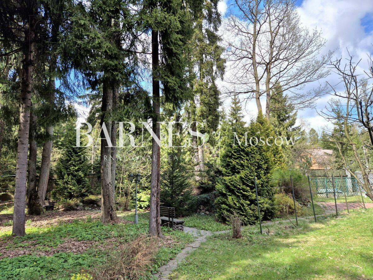 3-этажный коттедж 650 м² с отделкой