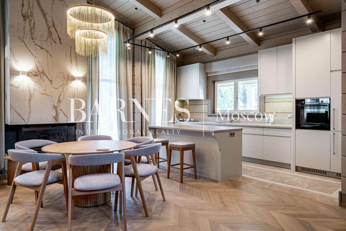 2-этажный коттедж 250 м² с отделкой