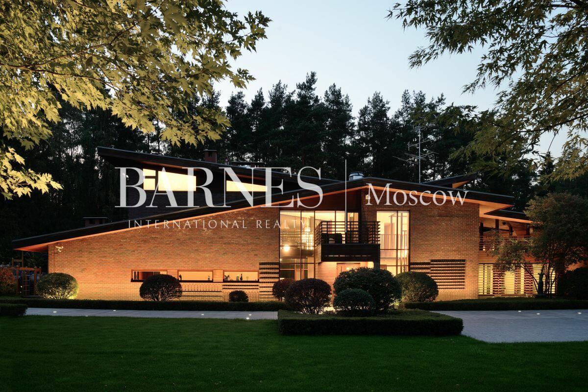 2-этажный коттедж 1 254 м² с отделкой