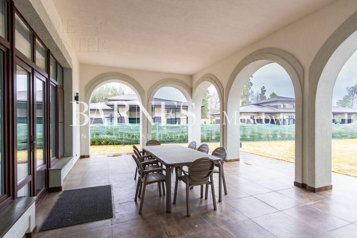 2-этажный коттедж 1 327 м² с отделкой