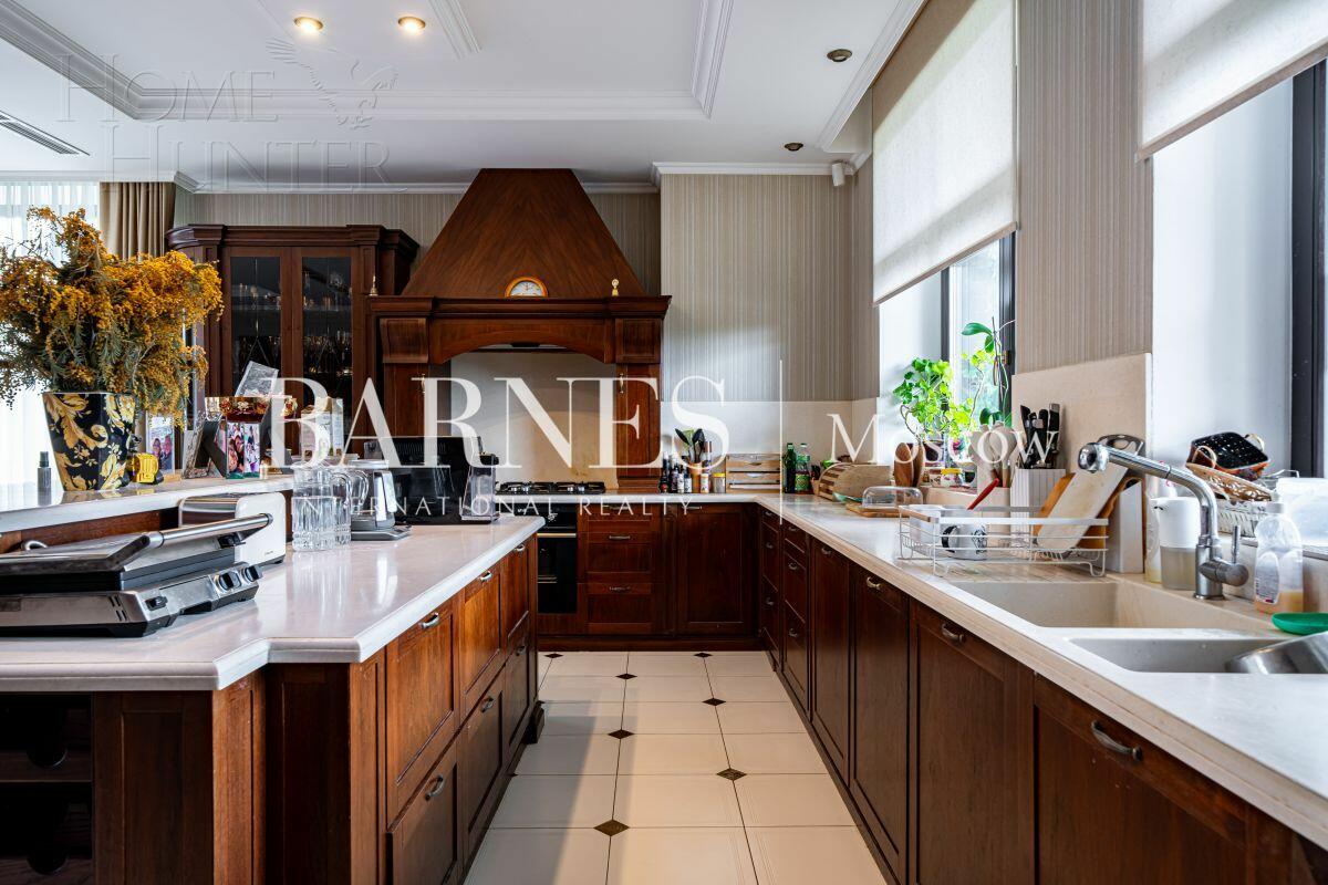 2-этажный коттедж 550 м² с отделкой