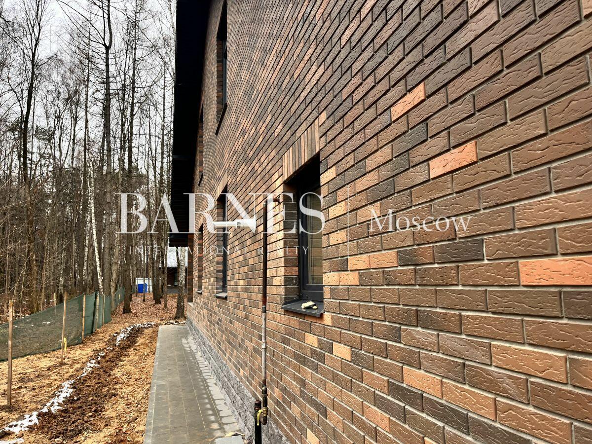 2-этажный коттедж 300 м² без отделки