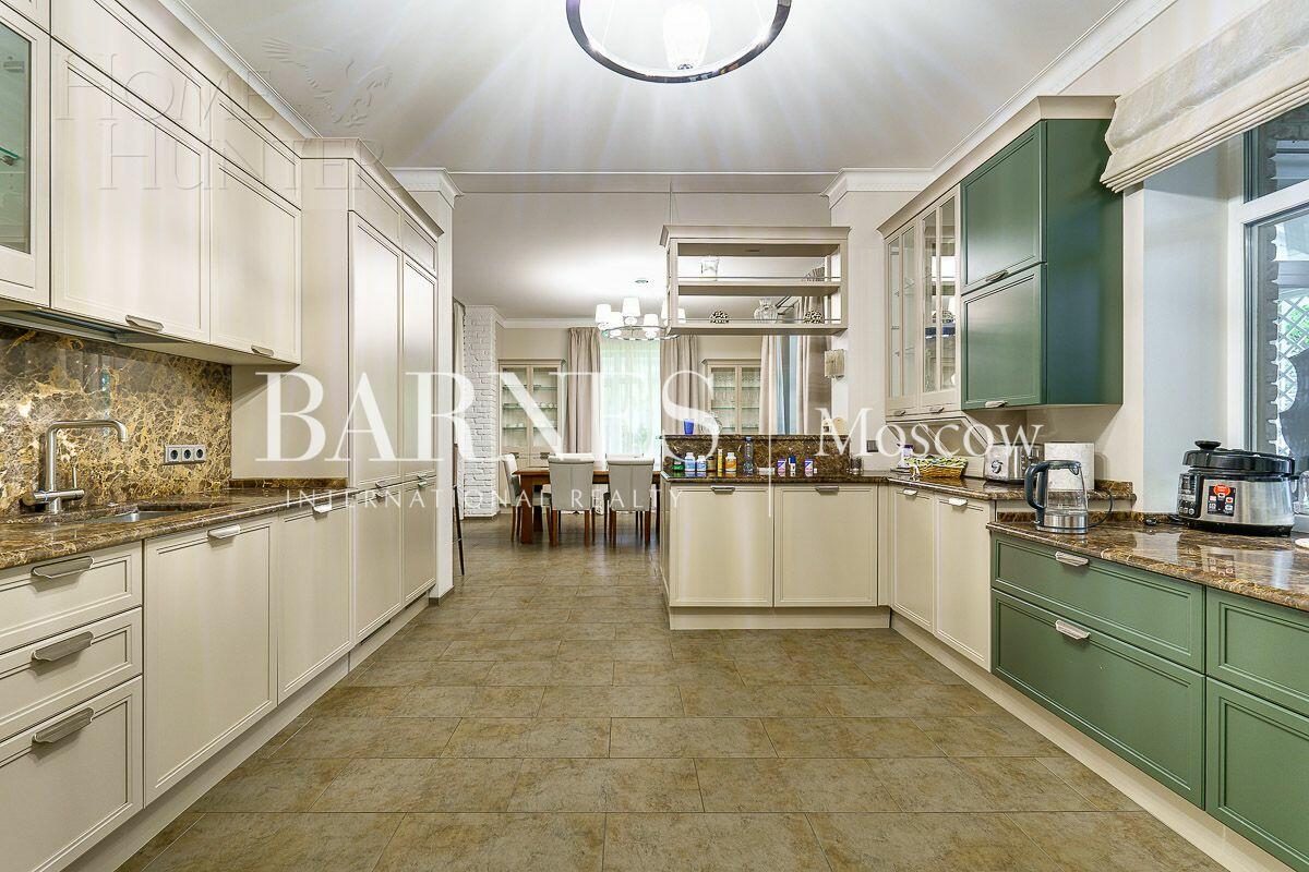 2-этажный коттедж 1 150 м² с отделкой