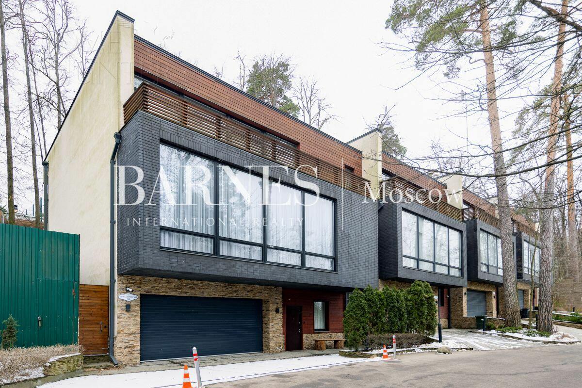 2-этажный таунхаус 430 м² с отделкой