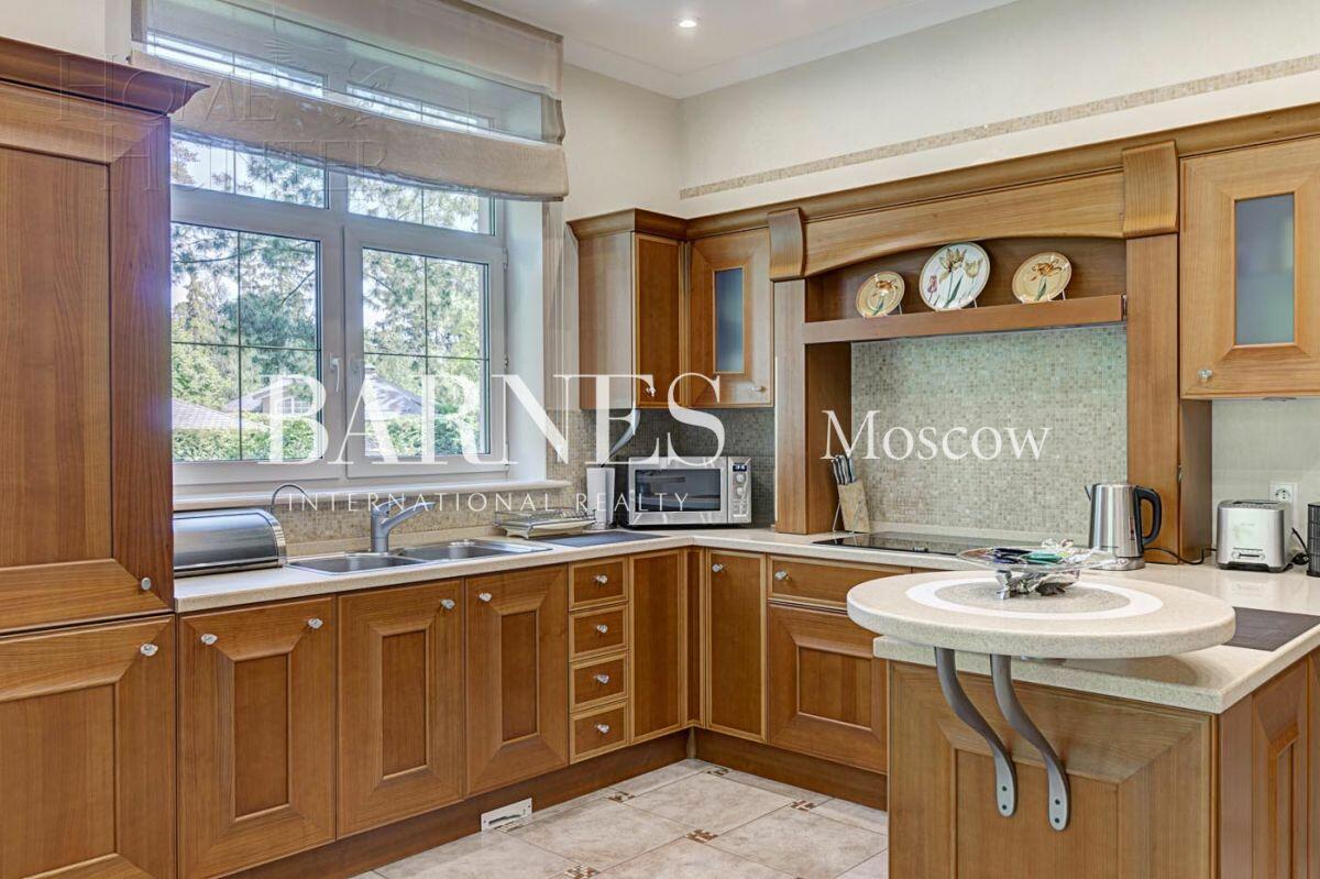 2-этажный коттедж 782.7 м² с отделкой