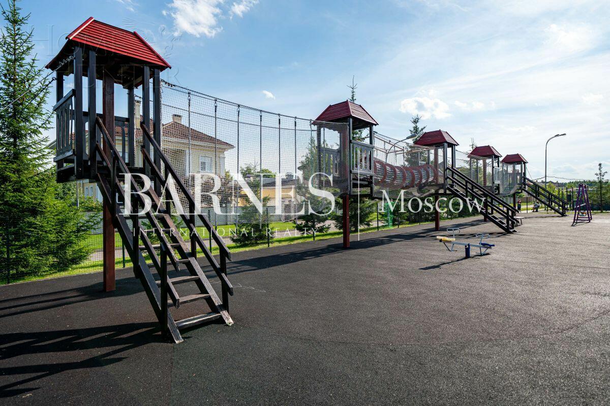 2-этажный коттедж 250 м² с отделкой