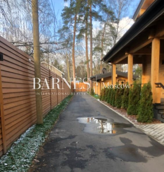 2-этажный коттедж 300 м² без отделки