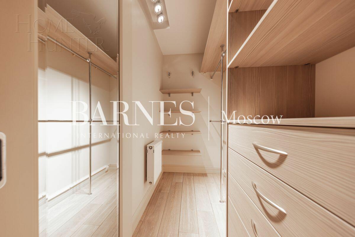 3-этажный таунхаус 430 м² с отделкой