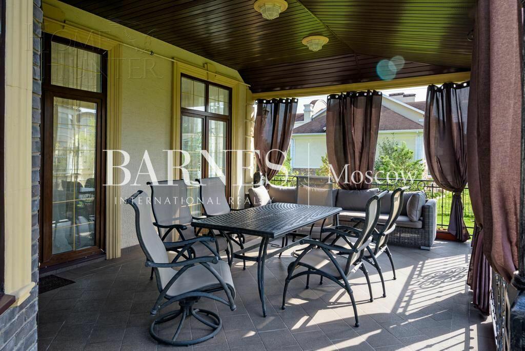 2-этажный коттедж 385 м² с отделкой