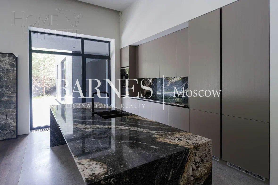 2-этажный коттедж 500 м² с отделкой