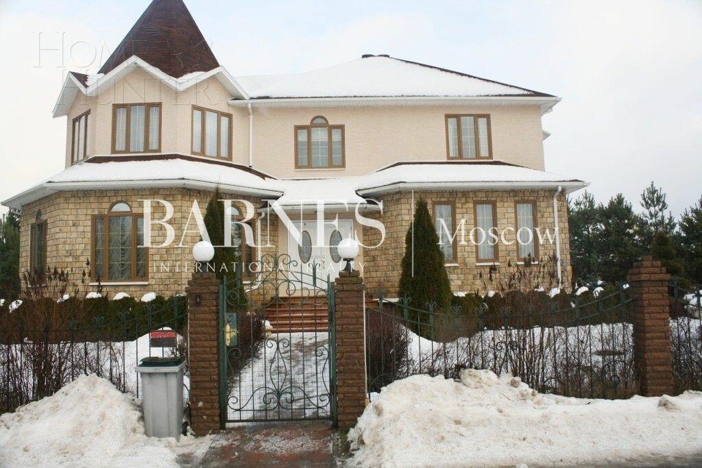 2-этажный коттедж 550 м² с отделкой