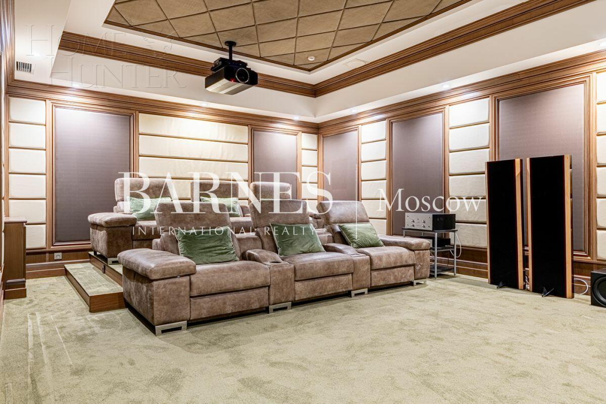 2-этажный коттедж 2 400 м² с отделкой