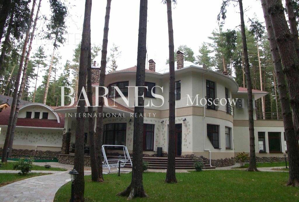 2-этажный коттедж 850 м² с отделкой