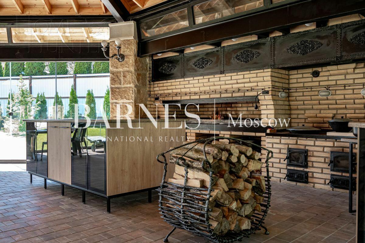 2-этажный коттедж 2 800 м² без отделки