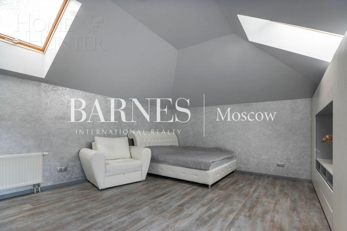 3-этажный коттедж 1 162 м² с отделкой