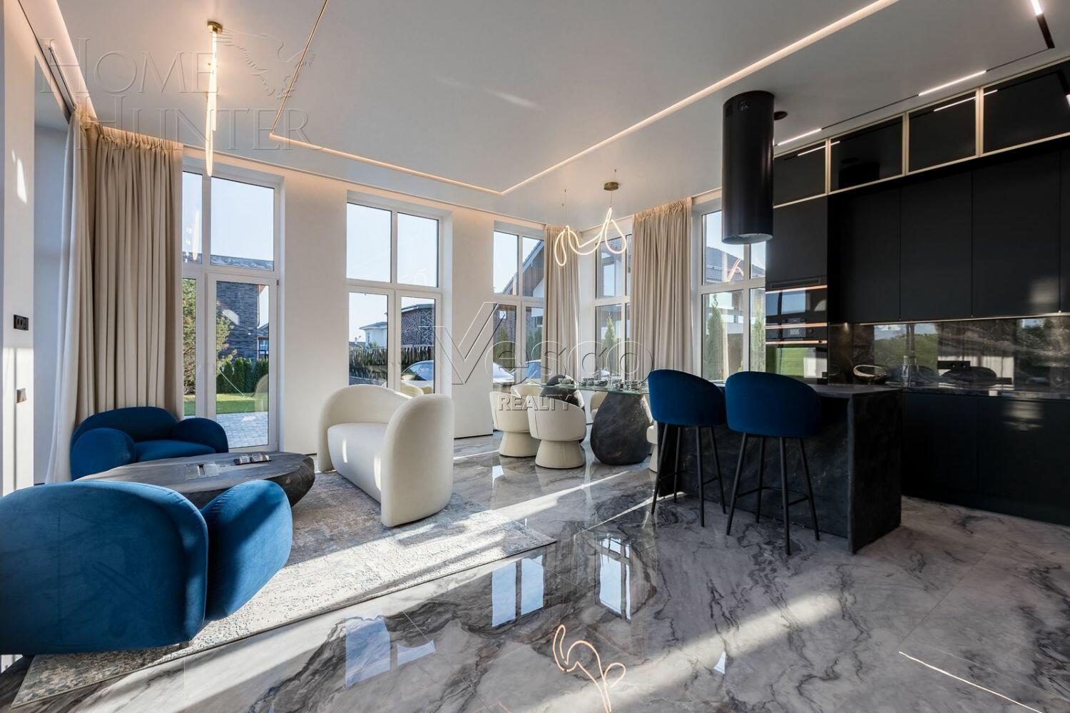 2-этажный коттедж 250 м² с отделкой