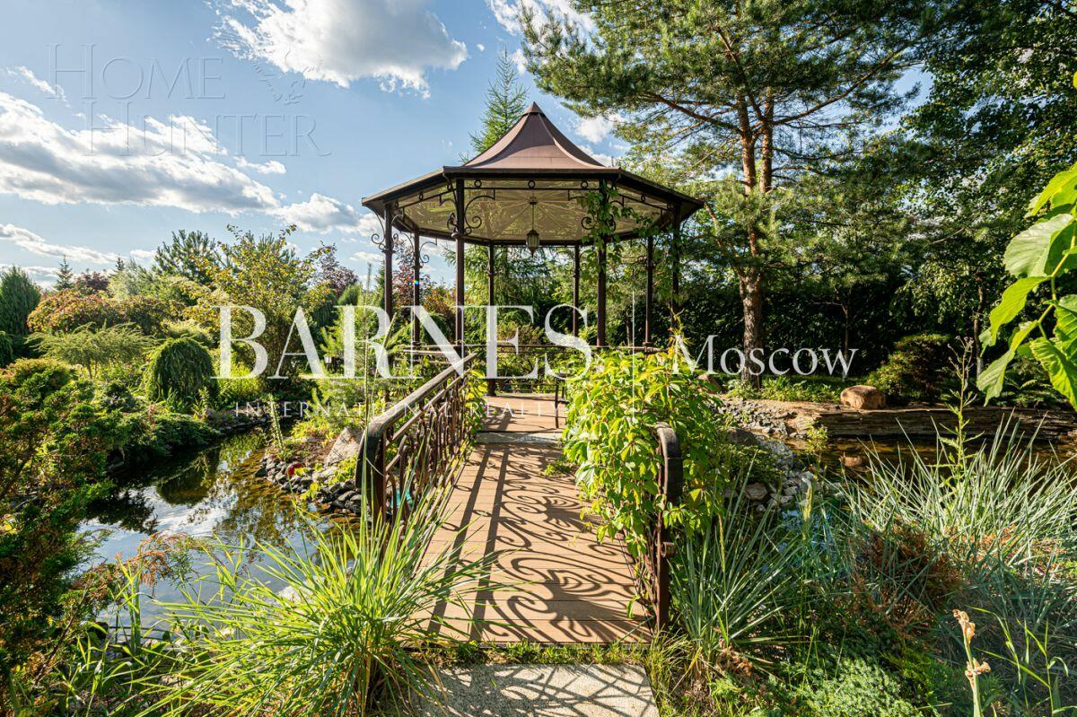 2-этажный коттедж 2 400 м² с отделкой