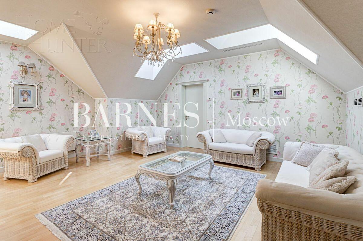 2-этажный коттедж 782.7 м² с отделкой