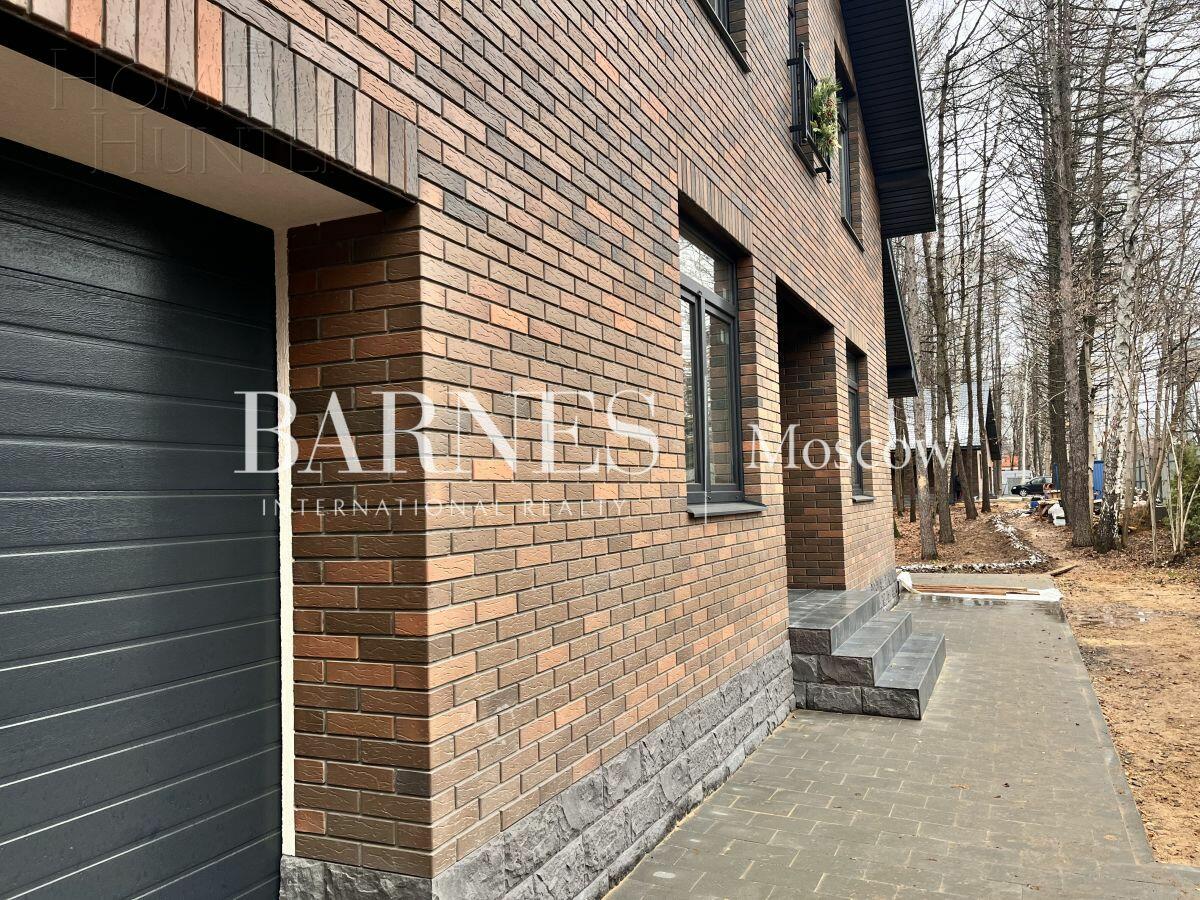 2-этажный коттедж 300 м² без отделки