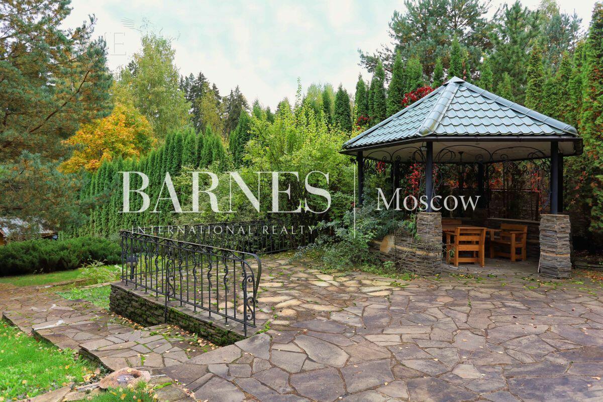 2-этажный коттедж 320 м² с отделкой