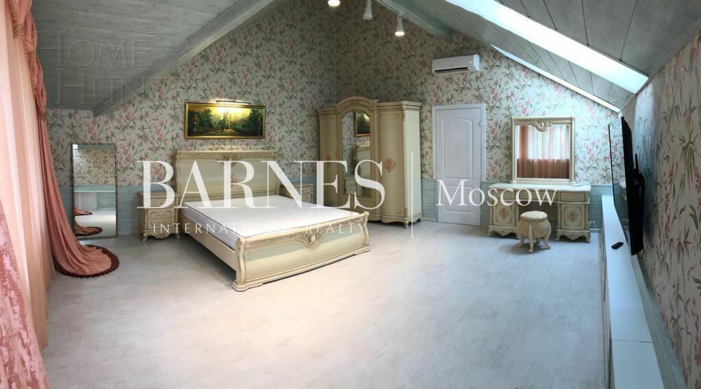 3-этажный коттедж 400 м² с отделкой