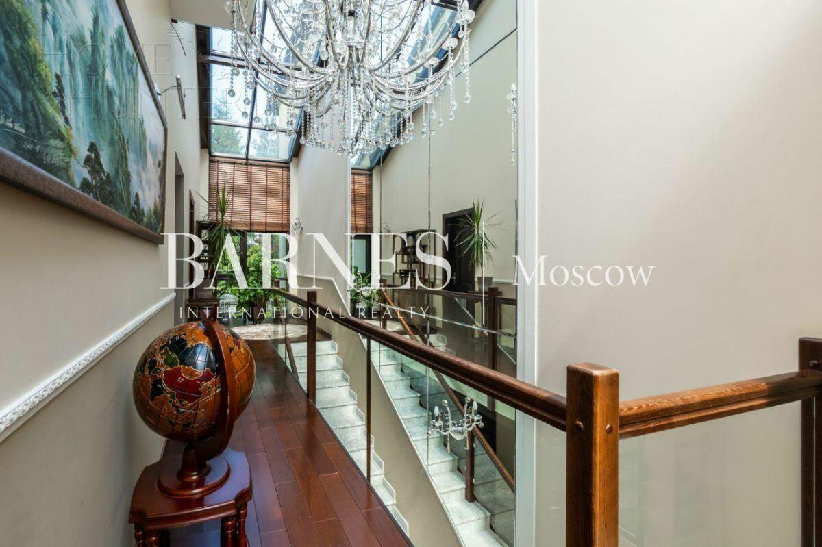 2-этажный таунхаус 330 м² с отделкой