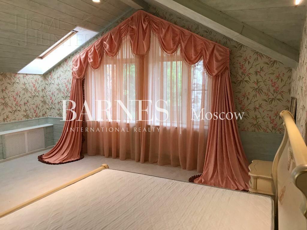 3-этажный коттедж 400 м² с отделкой