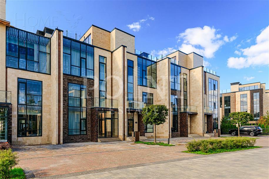 3-этажный таунхаус 287 м² с отделкой