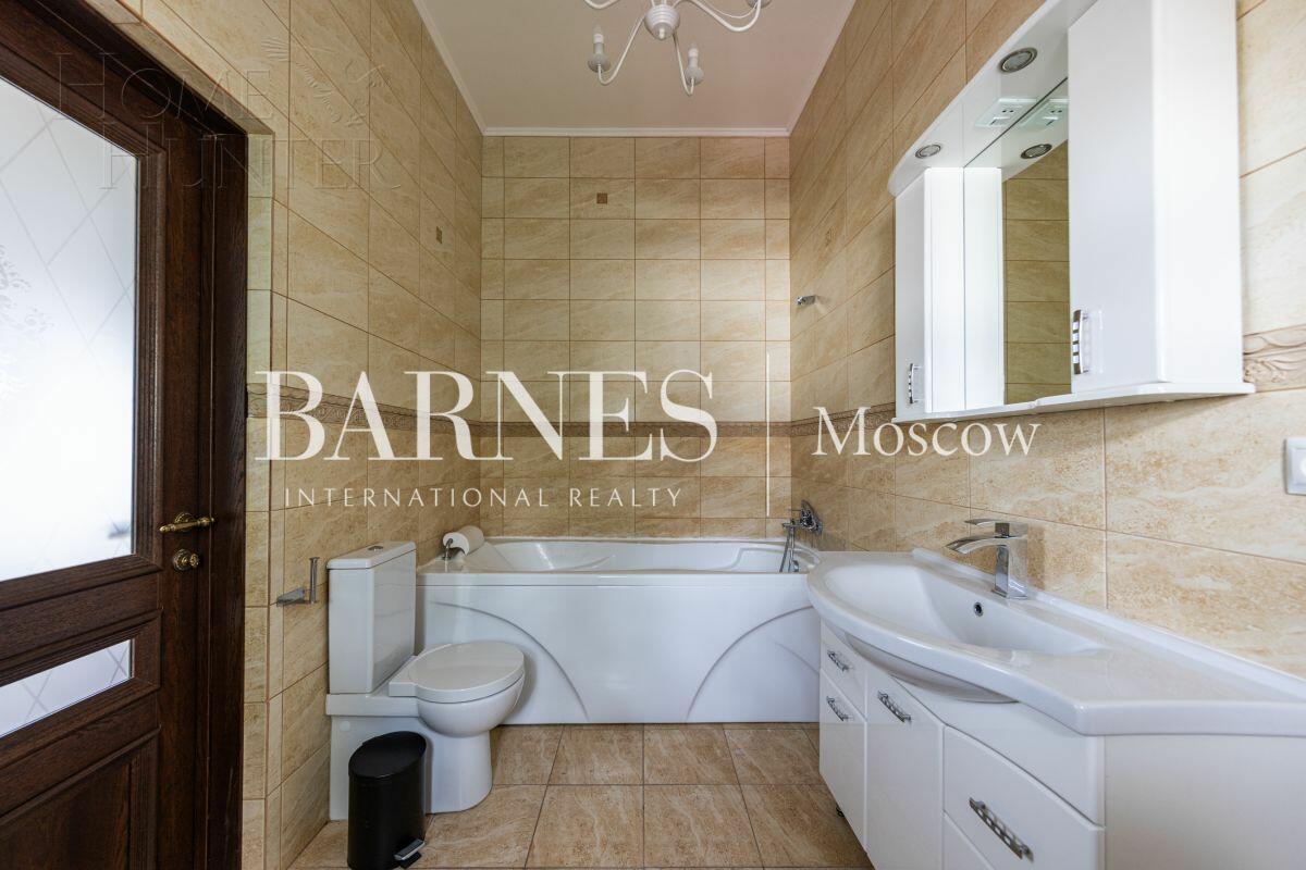 2-этажный коттедж 320 м² с отделкой