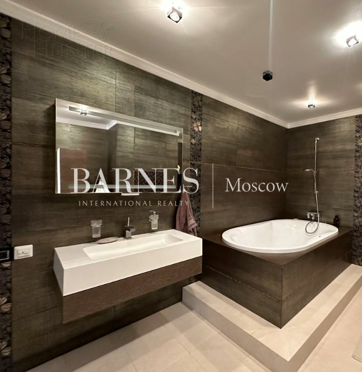 2-этажный таунхаус 460 м² с отделкой