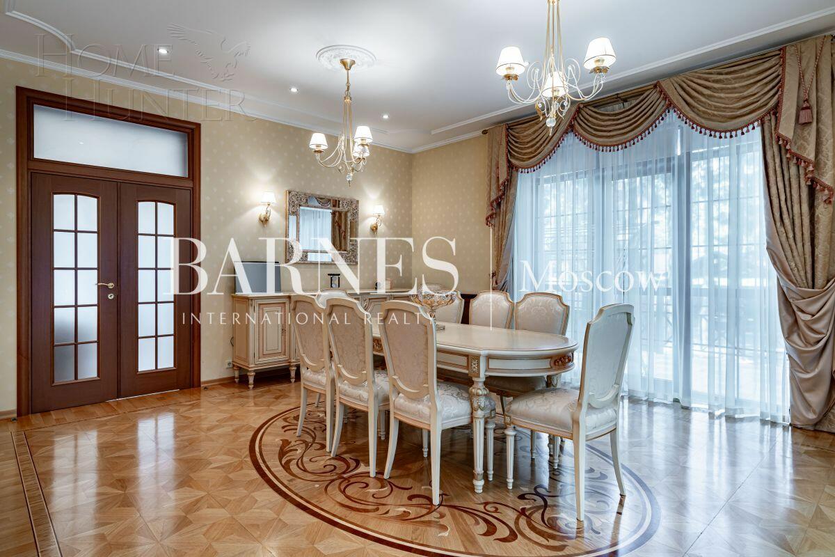 3-этажный коттедж 633 м² с отделкой