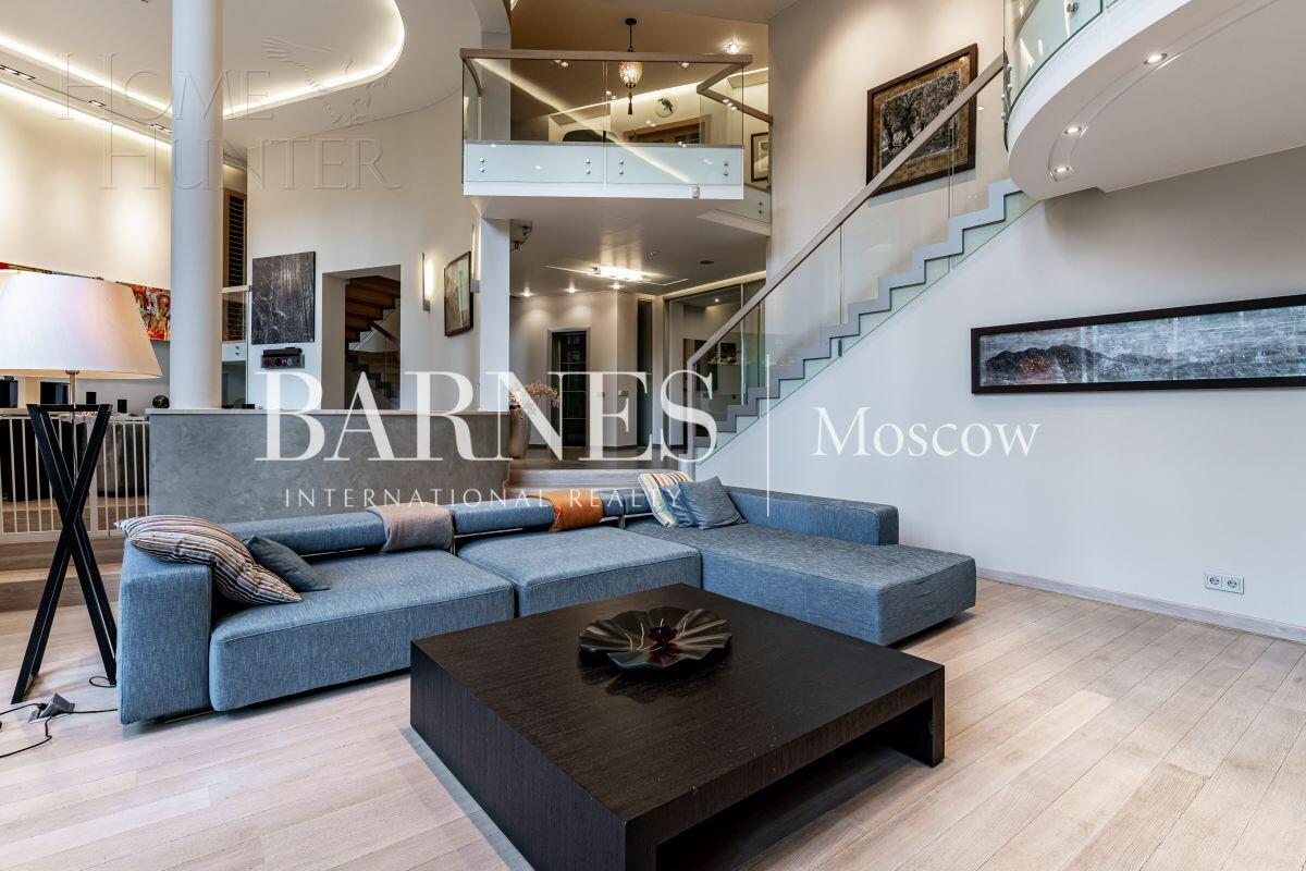 2-этажный коттедж 1 622 м² с отделкой