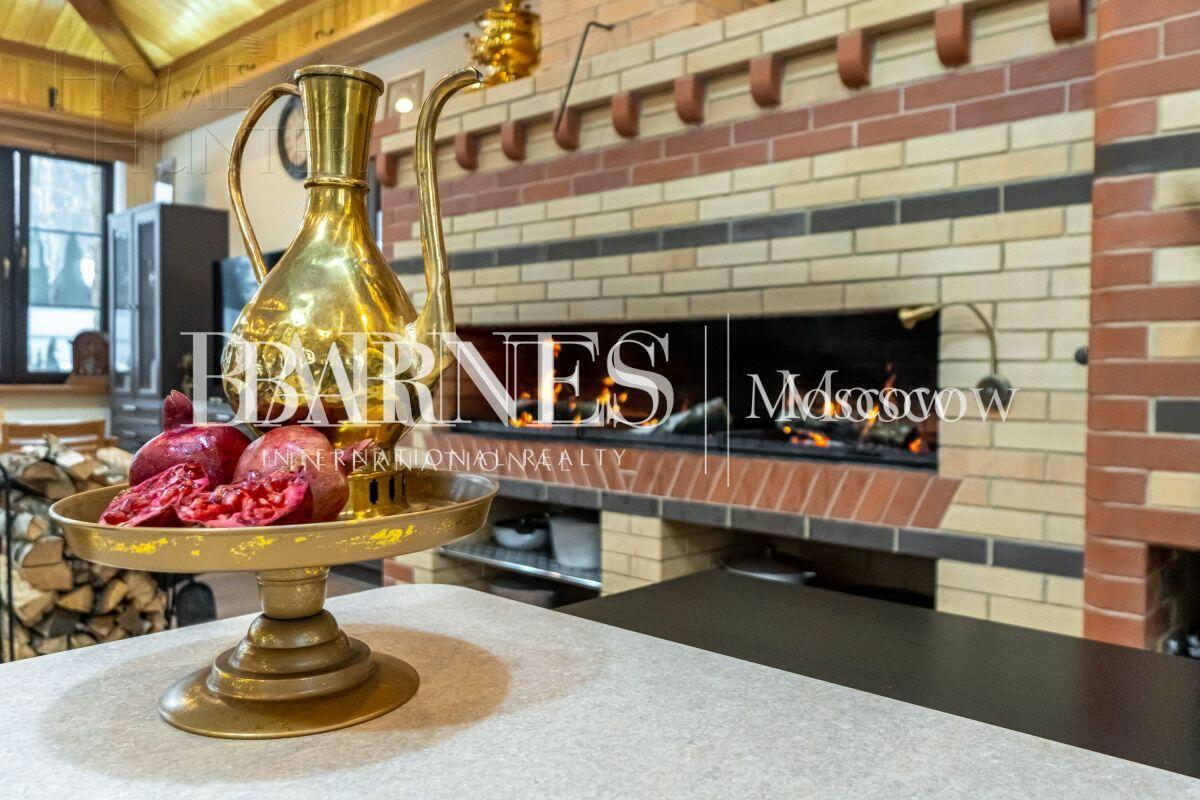 2-этажный коттедж 2 800 м² без отделки